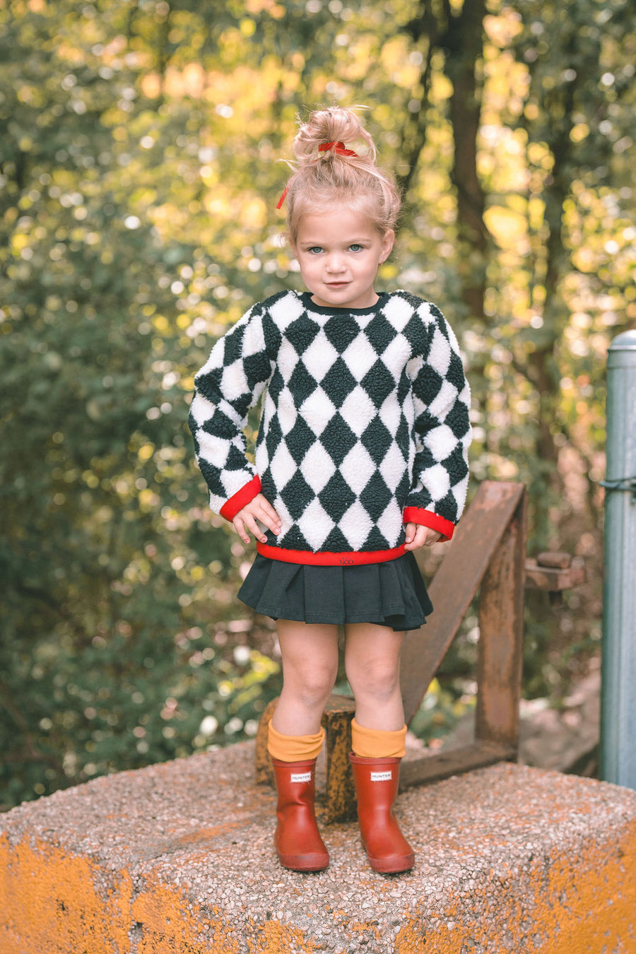 Sherpa B&W Sweater Unisex